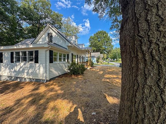 5th image of 806 Fairview Rd