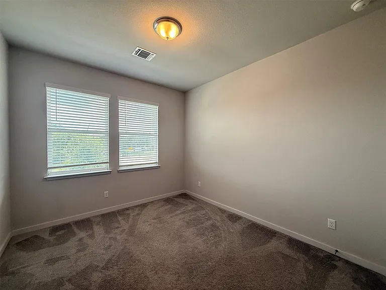 605 W South St #91 — Photo 15