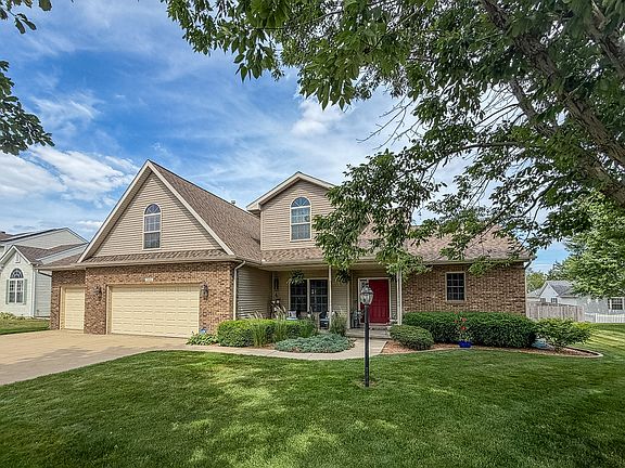 2nd image of 3906 Turnberry Dr