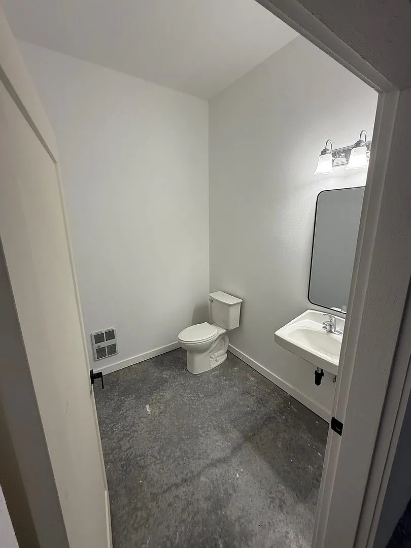 1607 Willow — Photo 4