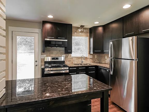 4th image of 1740 Barfield Run NW