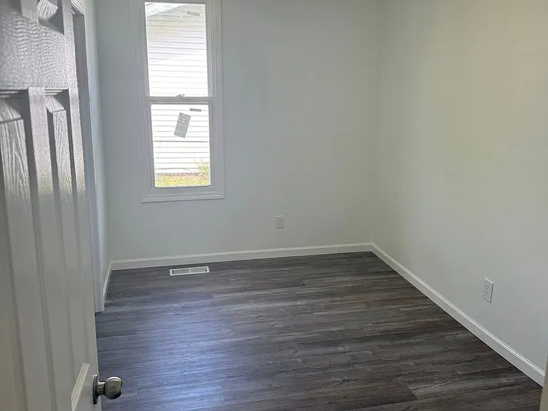 1052 N John St — Photo 8