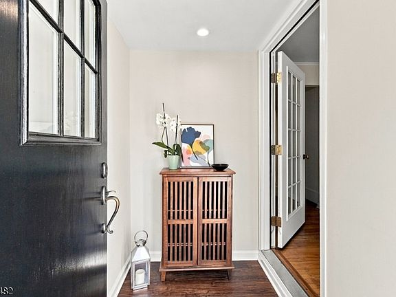 2nd image of 41 Hamilton St