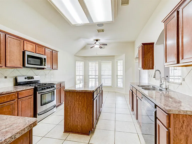 25910 Oakridge Forest Ln — Photo 15