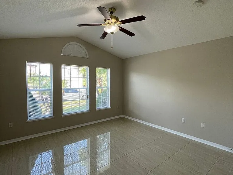 2317 Walnut Canyon Dr — Photo 7