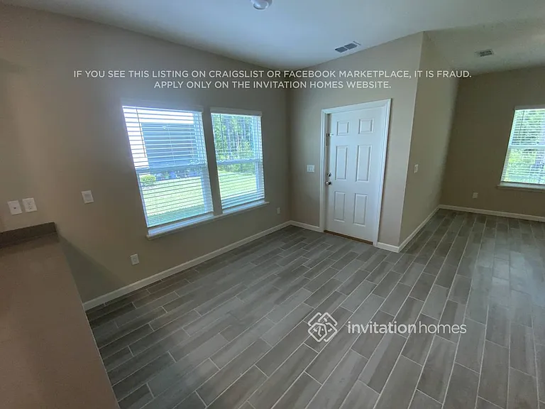 667 Cherry Ridge Dr — Photo 3