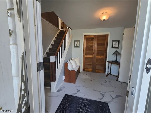 10 Rolling View Dr, Independence Twp., NJ 07840