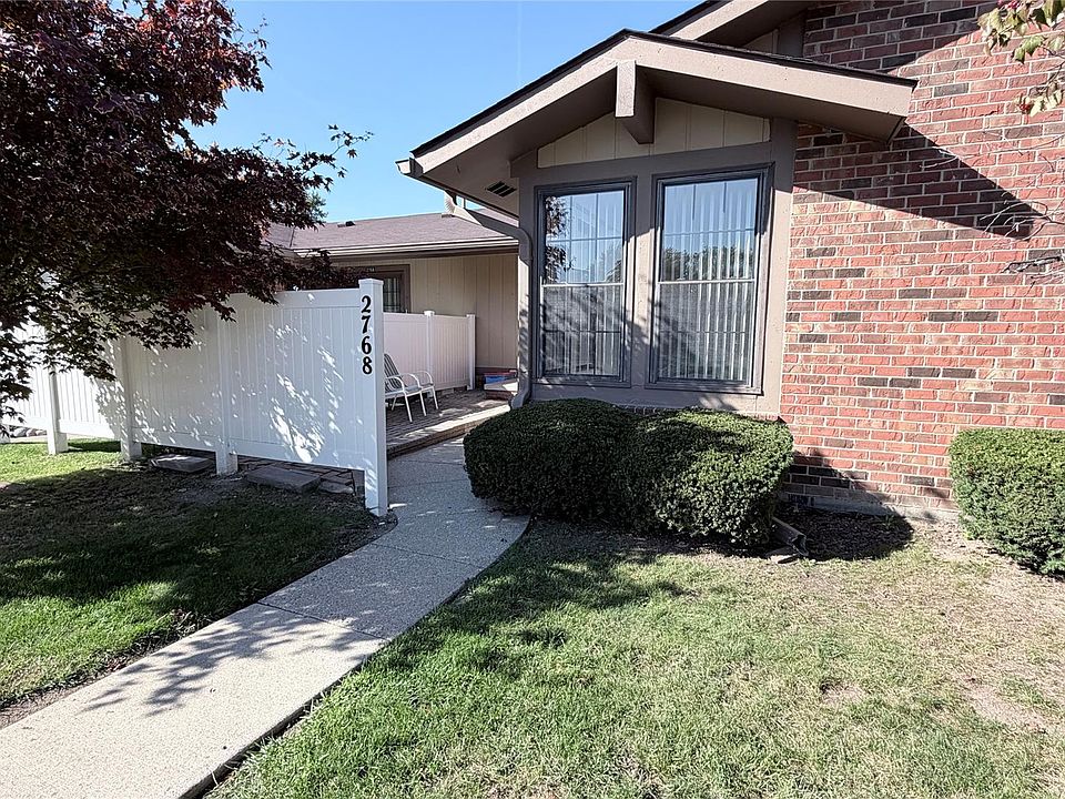 1st image of 2768 Roundtree Dr