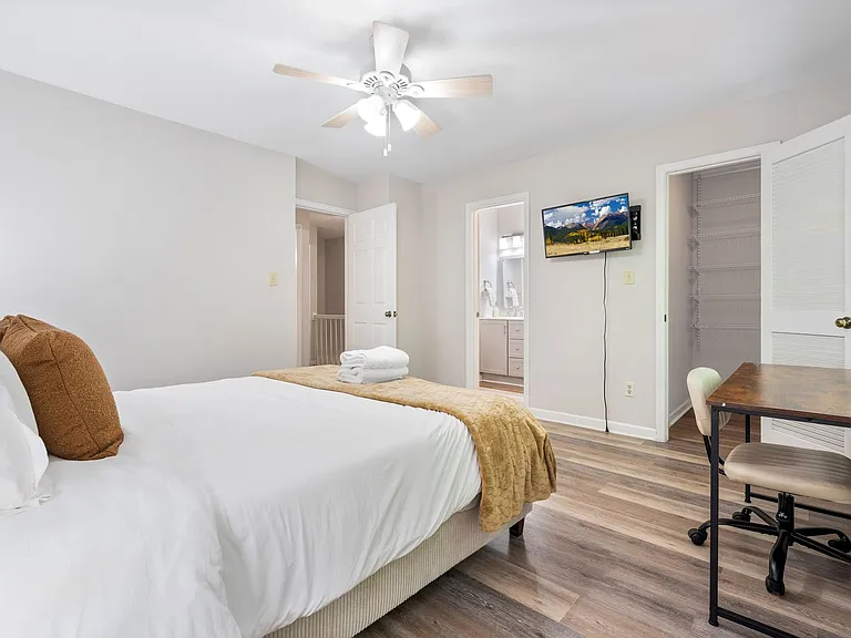 6716 Glendower Rd #B — Photo 30