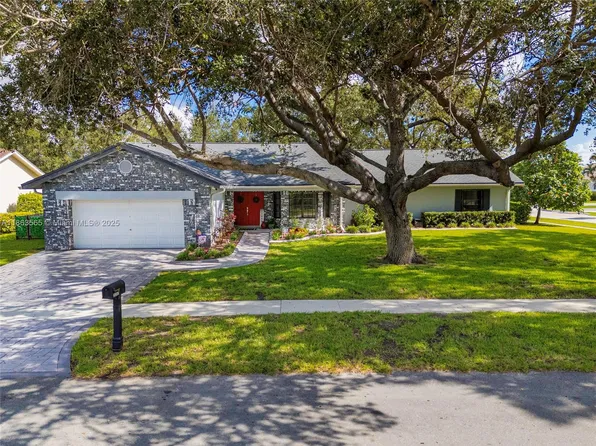 20341 NW 8th St, Hollywood, FL 33029