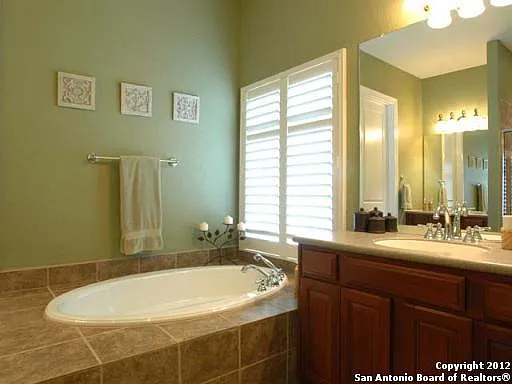 11902 Zacatecas Ct — Photo 10