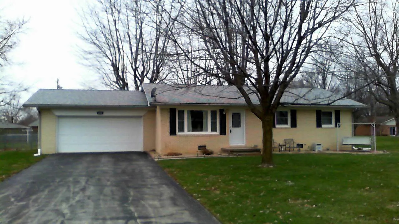 415 S Maple St photo 1