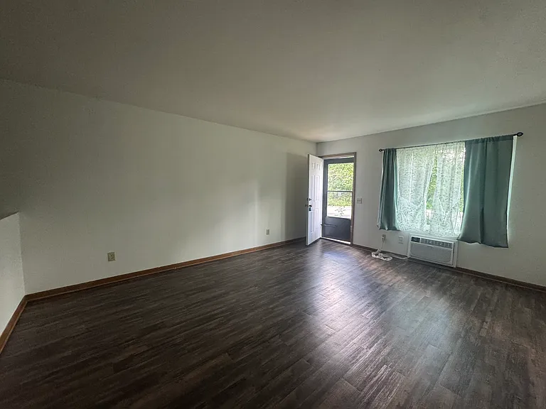 119 Monroe St #3 — Photo 3
