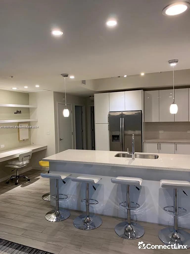 2 bed, 2.0 bath, $8,600 — Photo 3