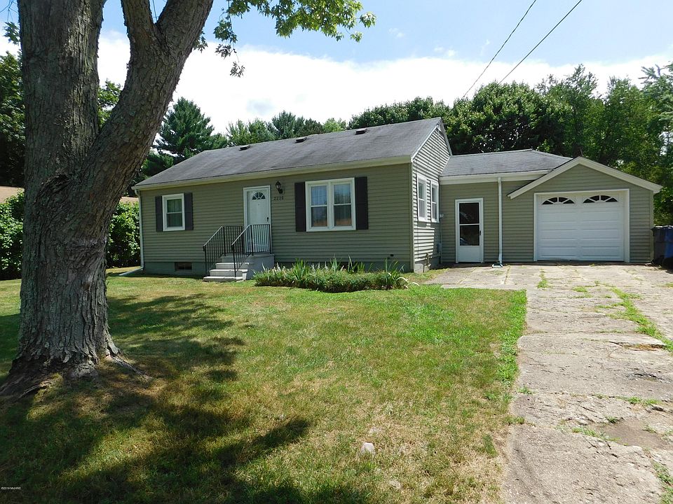 1st image of 2228 Ramona Ave