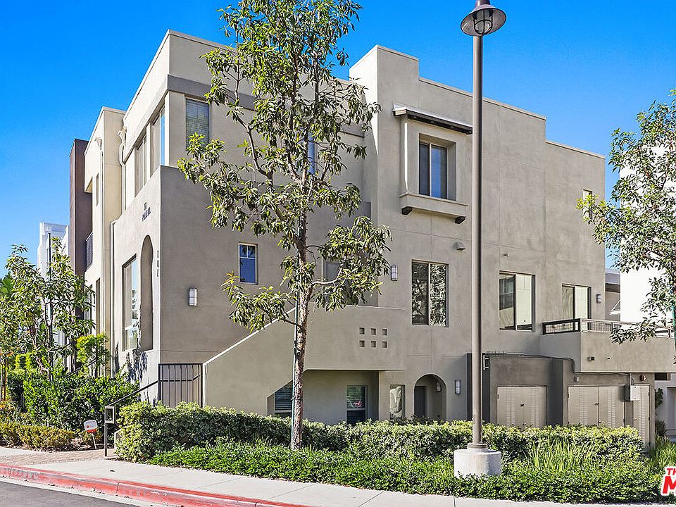 1st image of 5593 Palm Dr Unit 101