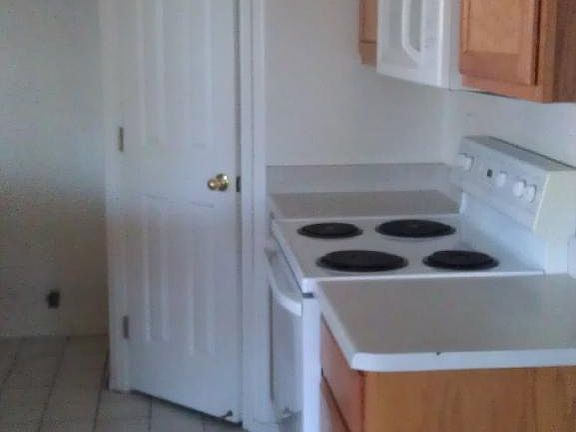 3rd image of 2414 S Lennox