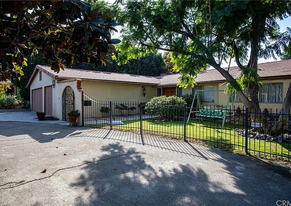 1st image of 10556 Penrose St