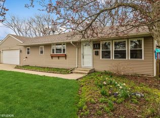 11 Rugby Rd, Lake Zurich, IL 60047