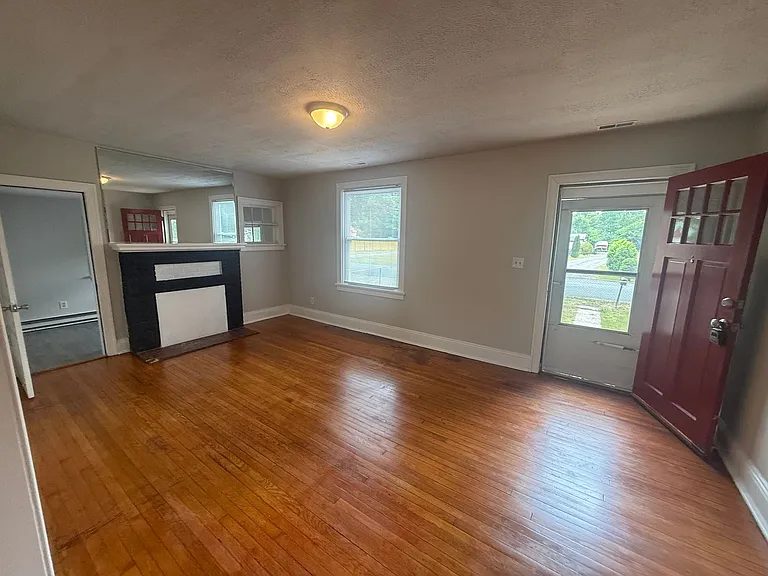 1840 Powell Rd — Photo 12