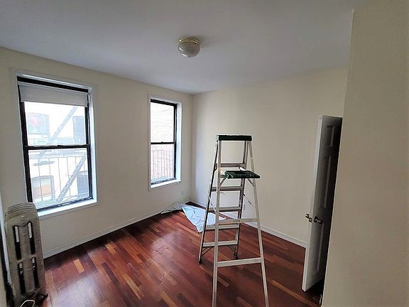 4th image of 14 E 105th St #Z