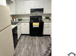 5512 Hames Trce APT 563, Louisville, KY 40291