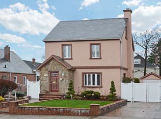 5047 213th St, Oakland Gardens, NY 11364