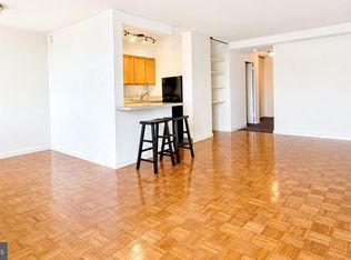 604 S Washington Sq #36-2406, Philadelphia, PA 19106