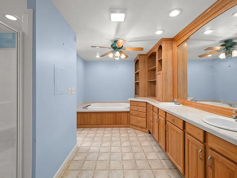 27723 Crozet Dr — Photo 15