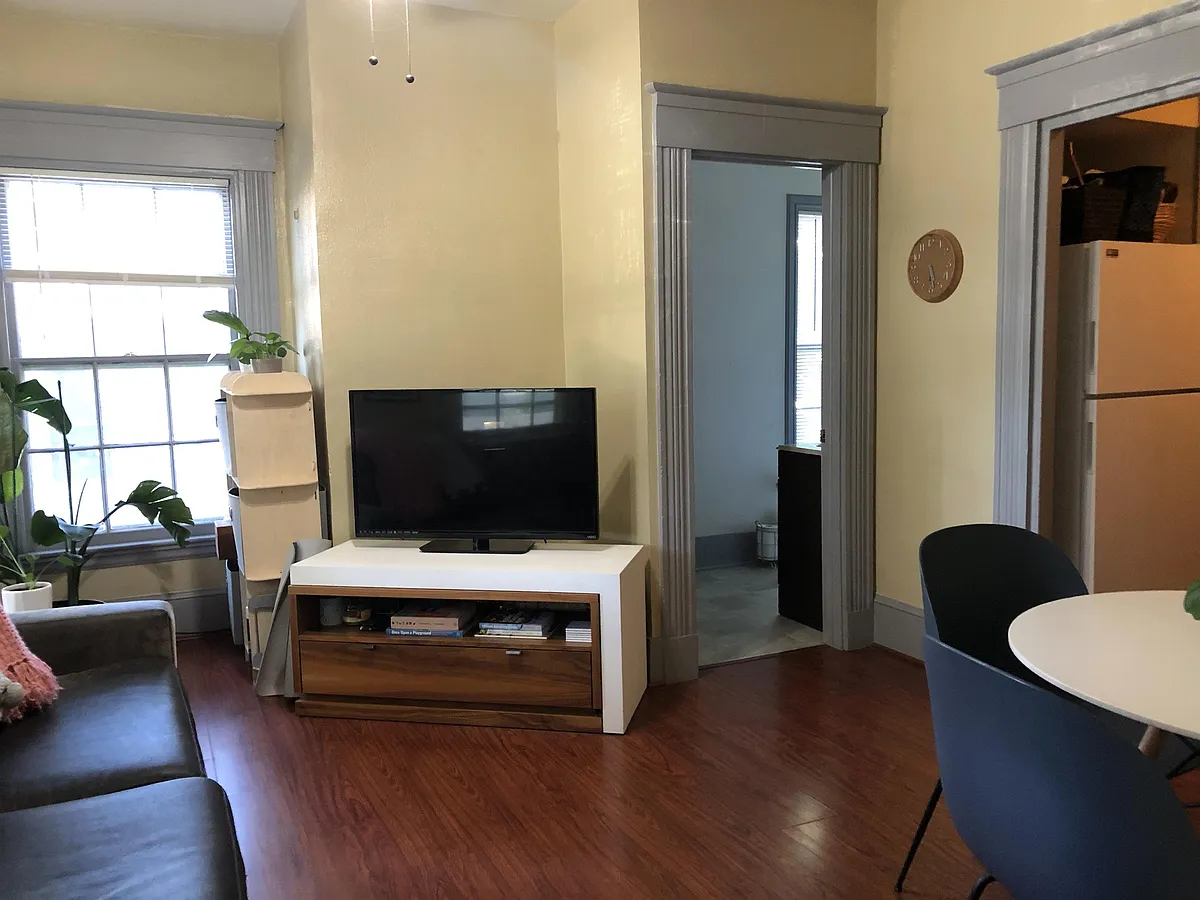 Building Photo - 524 Jefferson St #4