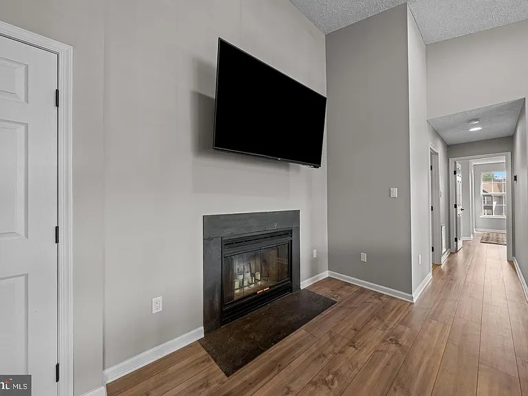 5601 Avonshire Pl #B — Photo 4