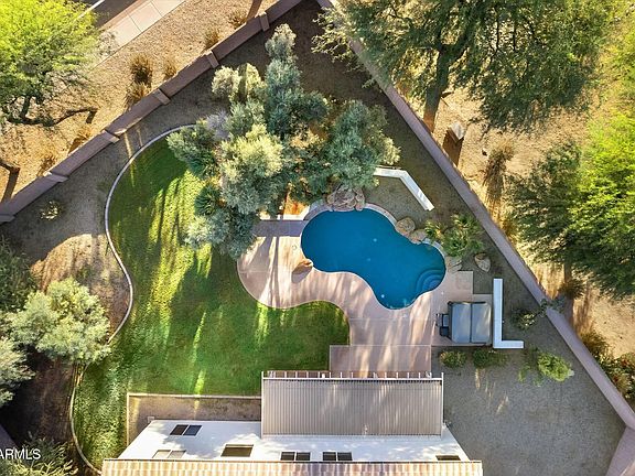 3rd image of 1021 E MEAD Drive