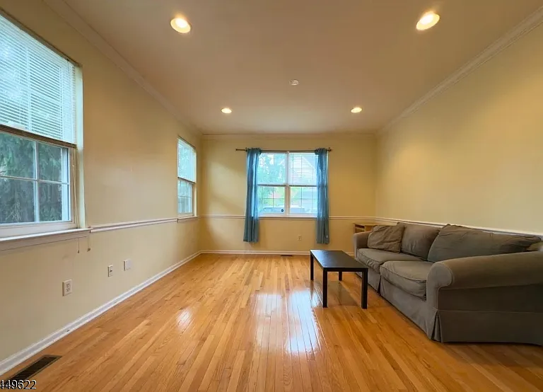 315 Birch Ct — Photo 2