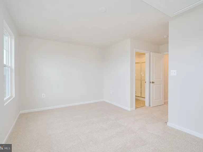 82 Coolidge Ave — Photo 21