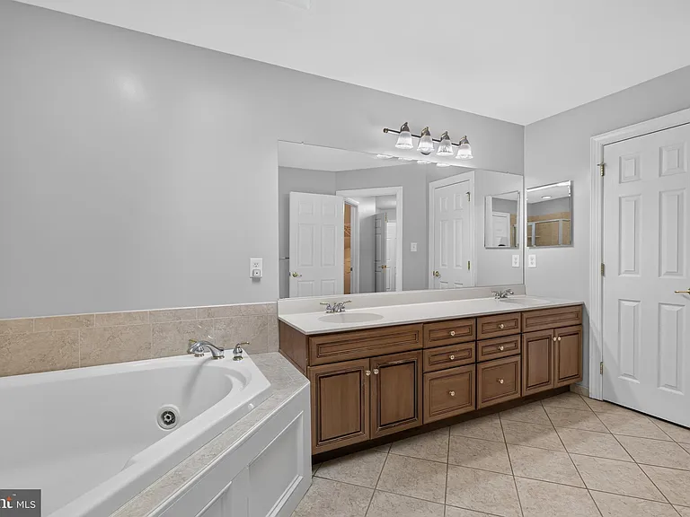 16 Oak Leaf Ln — Photo 46