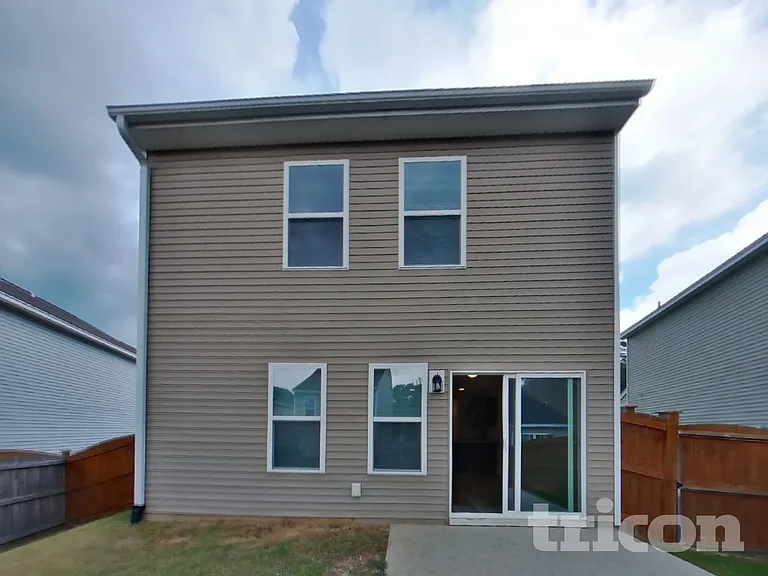 1430 Sandra Dr — Photo 17