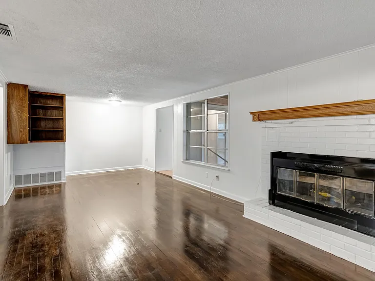 410 Shady Ln — Photo 20