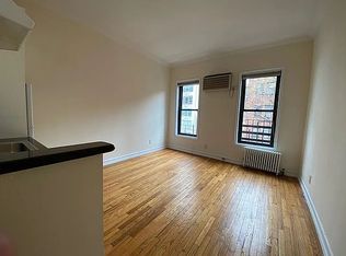 226 E 74th St APT 5B, New York, NY 10021
