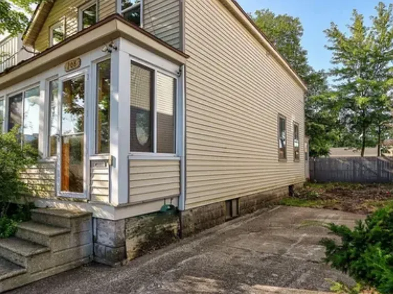 208 Fulton Ave — Photo 2