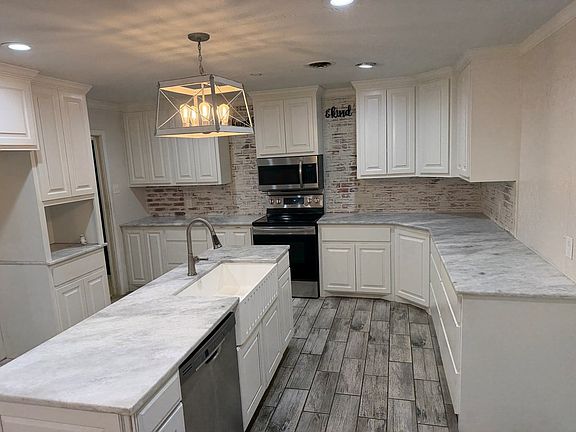 4th image of 2702 Harvard Ave