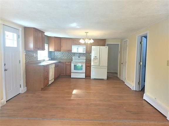 Kitchen/dining area