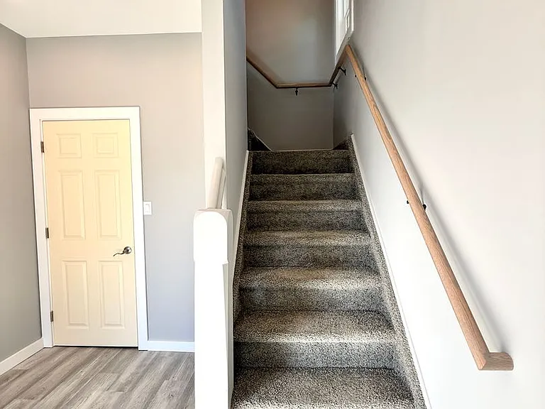 176 Smith Ave — Photo 3