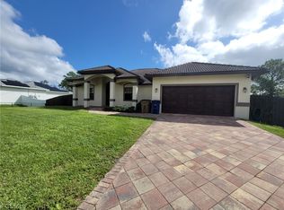 704 Magnolia Ave, Lehigh Acres, FL 33972