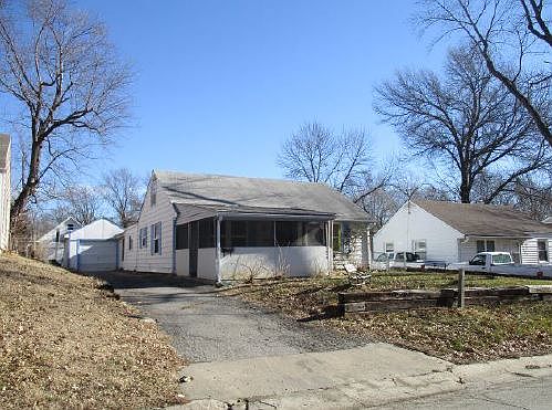 1st image of 2849 Highland Dr