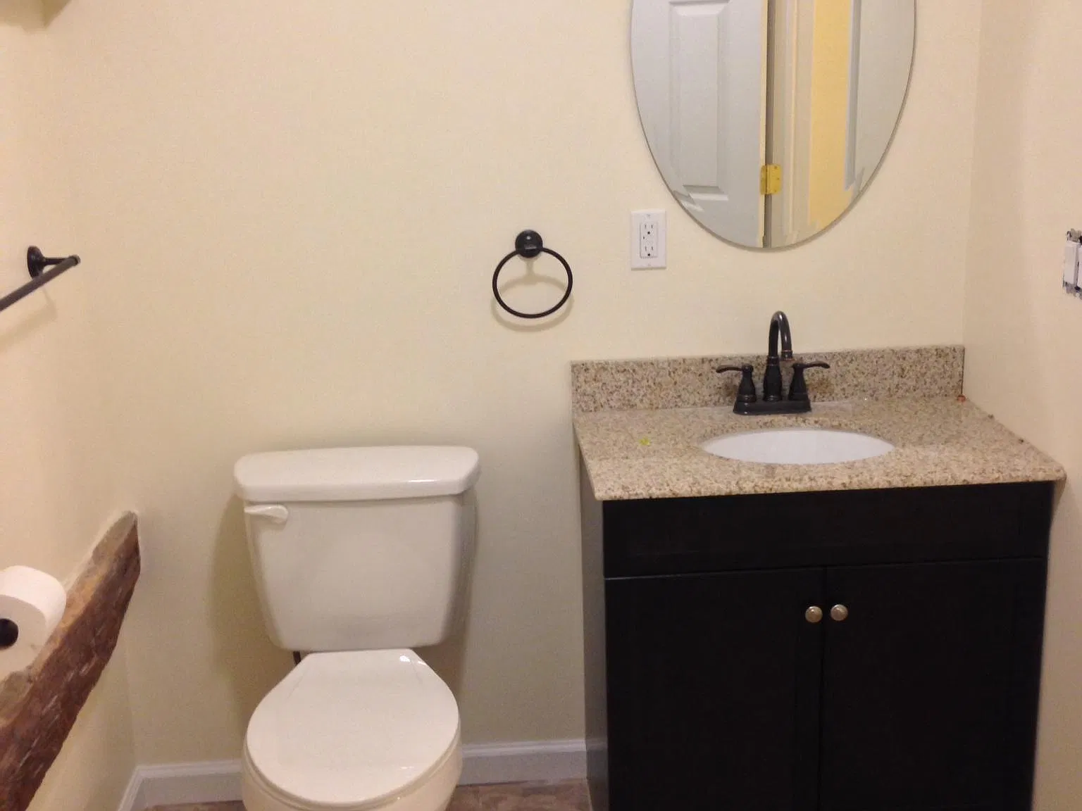 2 bed, 1100 sqft, $1,600 — Photo 2