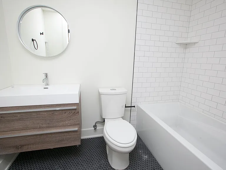 2431 Frankford Ave #4 — Photo 7