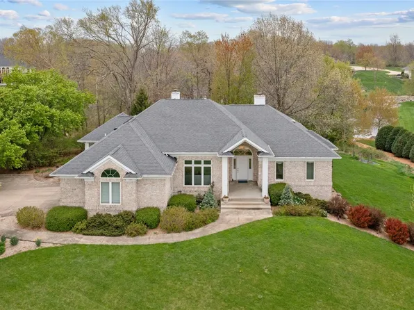 180 Morgan Ct, Cedar Rapids, IA 52411