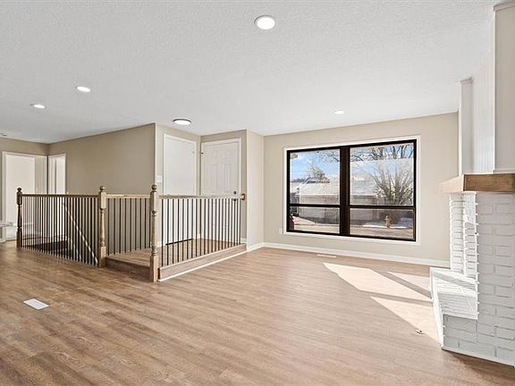 3rd image of 10854 Rosehill Rd