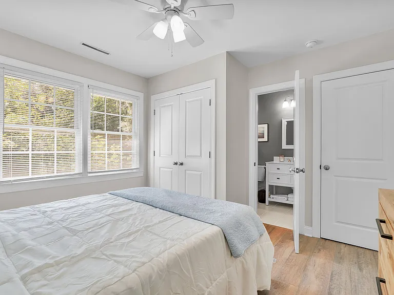 510 Center Dr E — Photo 16