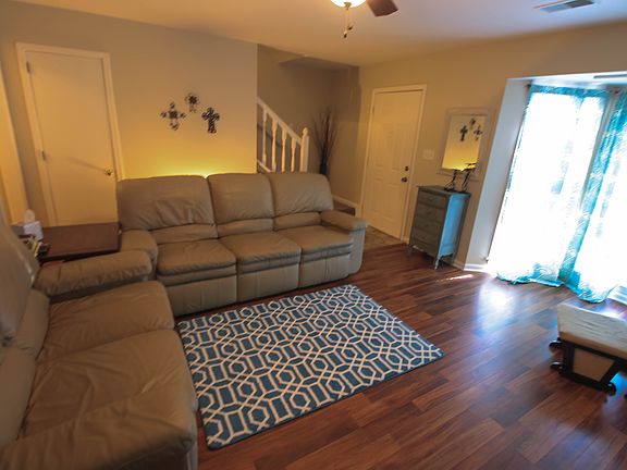 5th image of 805 Jamestown Manor Park